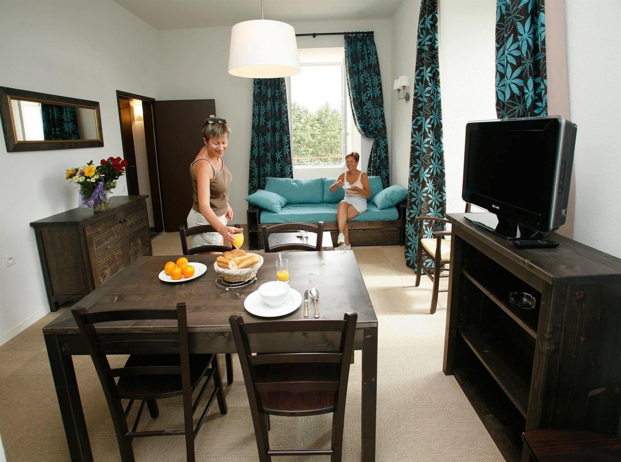 Residence Prestige Odalys Le Chateau De Keraveon 埃尔德旺 外观 照片