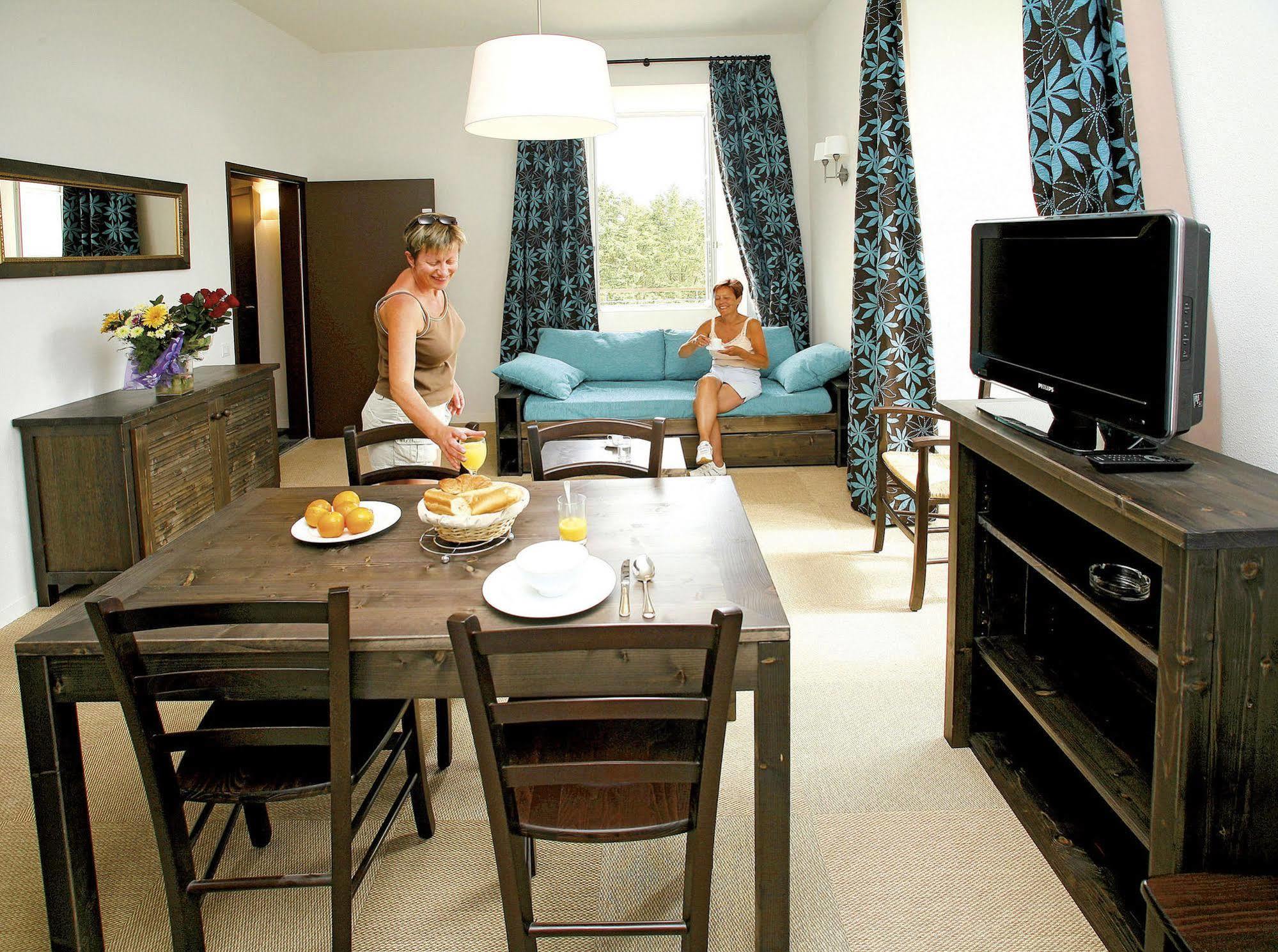 Residence Prestige Odalys Le Chateau De Keraveon 埃尔德旺 外观 照片